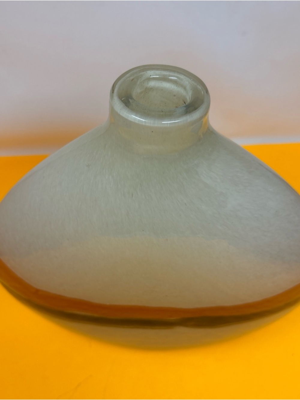 Vintage Pier 1 vase decor Hand-Blown Glass Vase in Cream with Amber Band used - Picture 7 of 11